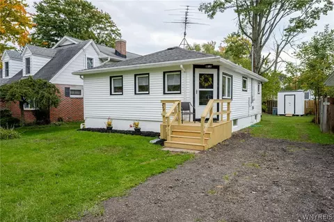 449 Madison Ave, Evans, NY 14006