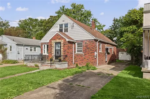 1820 North Ave, Niagara Falls, NY 14305