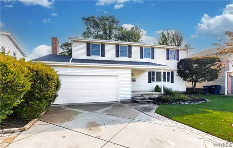 83 Brooklane Dr, Amherst, NY 14221