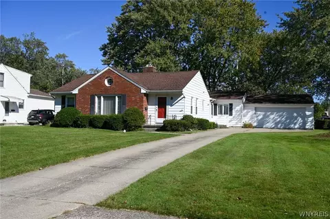 132 Ivy Lea, Buffalo, NY 14223