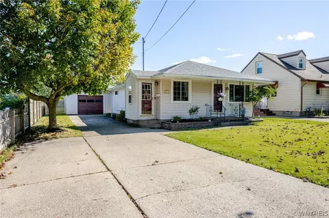 46 2nd Ave, Lancaster, NY 14086