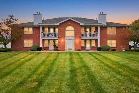 4 Appletree Ct #8, Cheektowaga, NY 14227