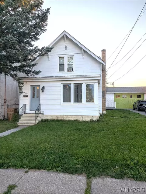 384 Pine Ridge Rd, Cheektowaga, NY 14225