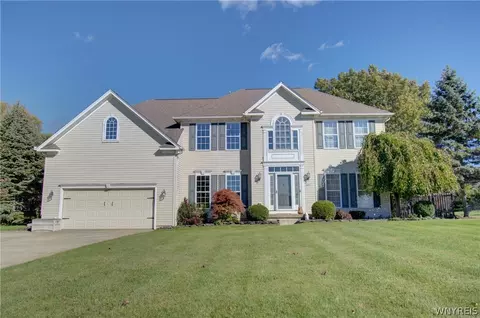 6225 Country Walk Ct, Clarence Center, NY 14032