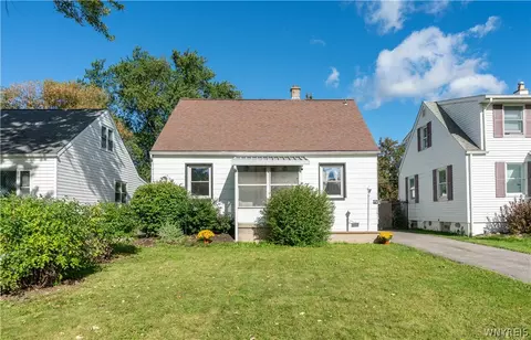 642 Emerson Dr, Amherst, NY 14226