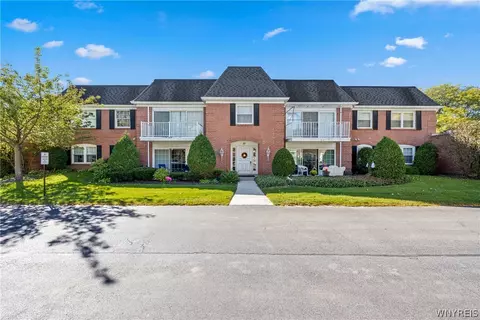 27 Hickory Hill Rd #C, Amherst, NY 14221