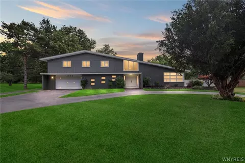 4885 Smiley Ter, Clarence, NY 14031