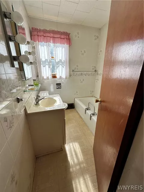 7578 Gow Rd, Hartland, NY 14008 photo 5