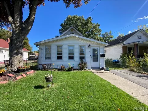 139 65th St, Niagara Falls, NY 14304