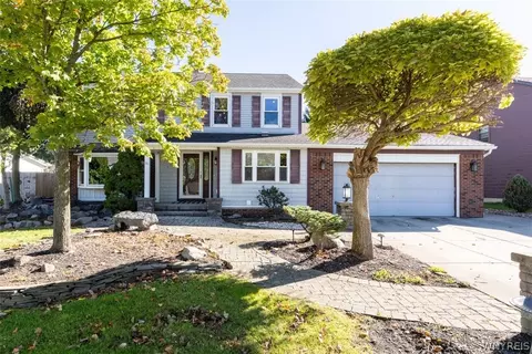 86 Pine Ct N, West Seneca, NY 14224