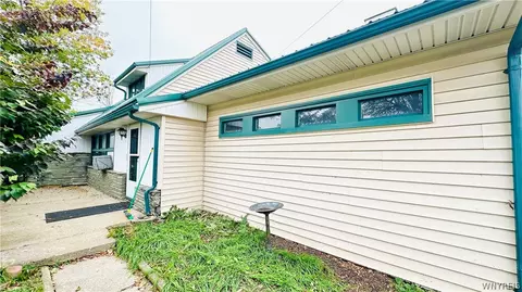 2132 Tuscarora Rd, Niagara, NY 14304