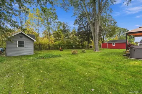 Exterior - 17 E Home Rd, Bowmansville, NY 14026 photo 8 of 8