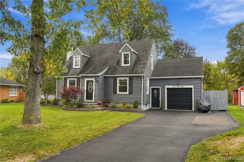 Exterior - 17 E Home Rd, Bowmansville, NY 14026 photo 2 of 8