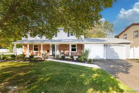 135 Halwill Dr, Amherst, NY 14226