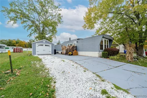 134 East Cyn, Hamburg, NY 14075