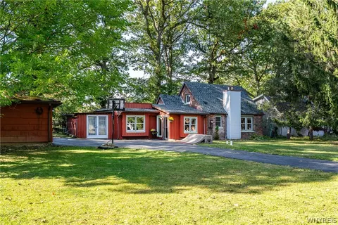 192 N Autumn St, Amherst, NY 14221