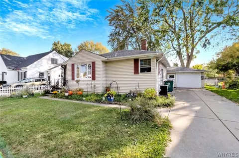 751 Pioneer Dr, North Tonawanda, NY 14120