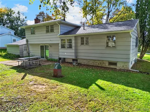 Exterior - 904 Middle Rd, Rush, NY 14543 photo 6 of 11