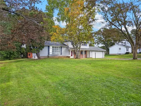 Exterior - 904 Middle Rd, Rush, NY 14543 photo 3 of 11