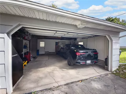 Exterior - 904 Middle Rd, Rush, NY 14543 photo 9 of 11