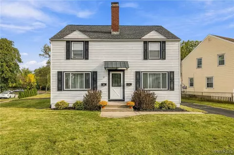 2 Matthew Ln, Cheektowaga, NY 14225