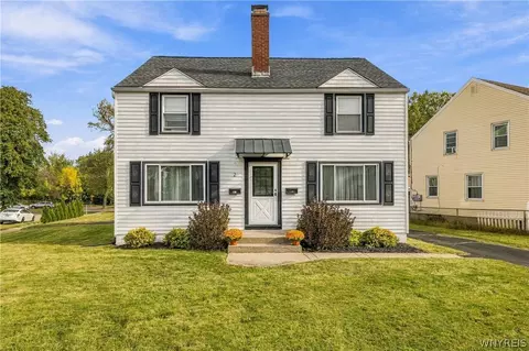 2 Matthew Ln, Cheektowaga, NY 14225