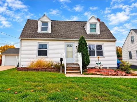 32 Lyman Ave, Cheektowaga, NY 14225