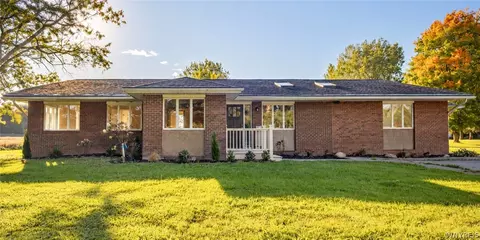3916 Long Bridge Rd, Albion, NY 14411