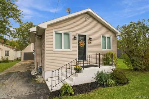 2698 Lakewood Ave, Hamburg, NY 14075