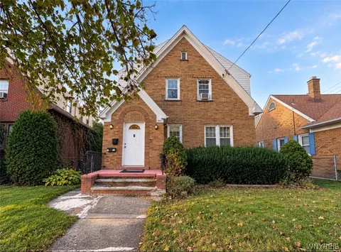 2910 Grand Ave, Niagara Falls, NY 14301