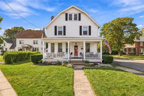 4140 Lewiston Rd, Niagara Falls, NY 14305