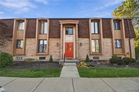 110 Groton Dr #3, Amherst, NY 14228