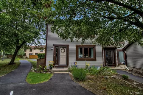 1301 Charlesgate Cir, East Amherst, NY 14051
