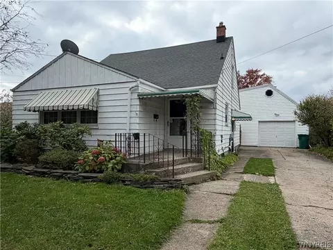 602 80th St, Niagara Falls, NY 14304