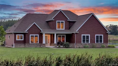 1919 Boies Rd, Aurora, NY 14052