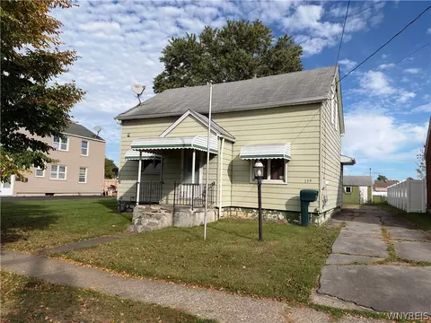 139 Bright St, Cheektowaga, NY 14206