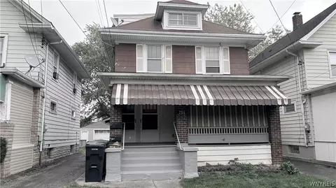 751 16th St, Niagara Falls, NY 14301