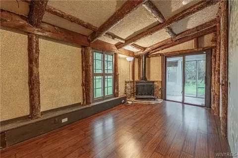 Living - 6913 Bear Ridge Rd, Pendleton, NY 14120 photo 1 of 1