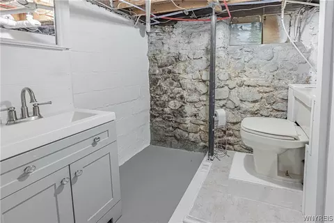 Bath - 6913 Bear Ridge Rd, Pendleton, NY 14120 photo 3 of 3