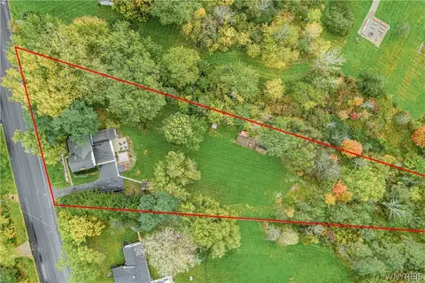 View/Area - 6913 Bear Ridge Rd, Pendleton, NY 14120 photo 3 of 3
