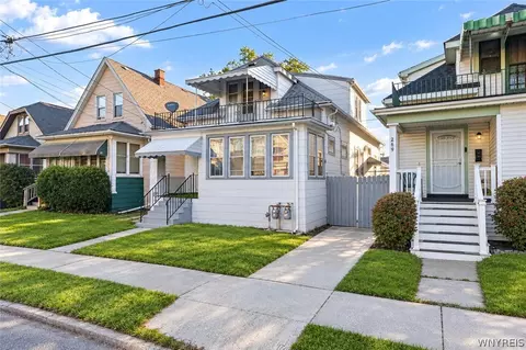 271 Roslyn St, Buffalo, NY 14215