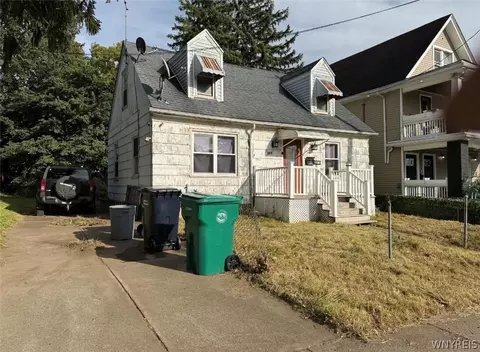 469 7th St, Niagara Falls, NY 14301