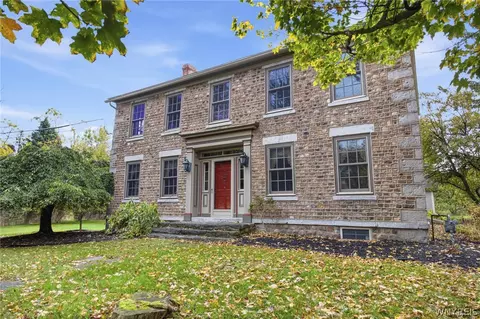 9295 Fargo Rd, Stafford, NY 14143