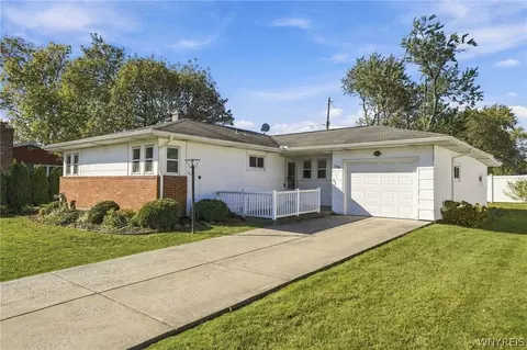 198 Woodgate Rd, Tonawanda, NY 14150