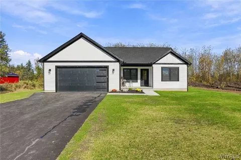 3711 Mapleton Rd, Wheatfield, NY 14132