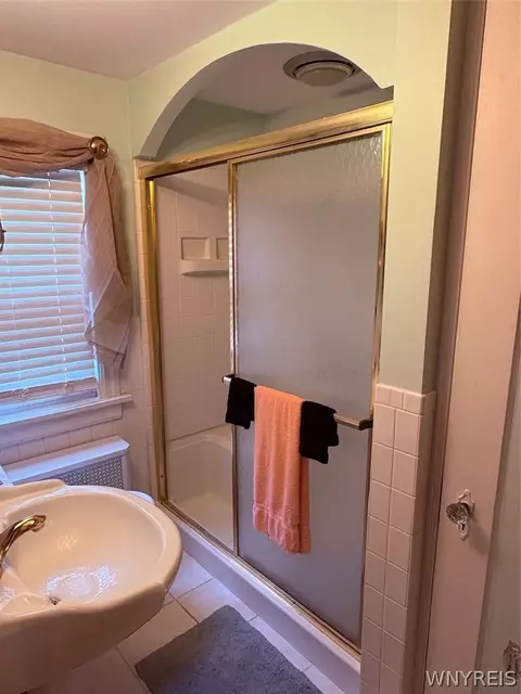 Bath - 41 Ambleside Dr, Lockport, NY 14094 photo 2 of 2