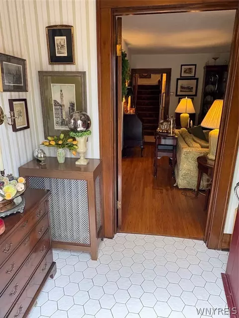 Entry Way - 41 Ambleside Dr, Lockport, NY 14094 photo 1 of 5