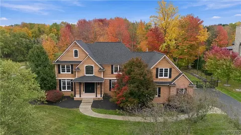 60 Grand Vw, Orchard Park, NY 14127