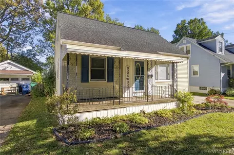 635 74th St, Niagara Falls, NY 14304