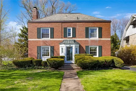 178 Deerhurst Park Blvd, Buffalo, NY 14217